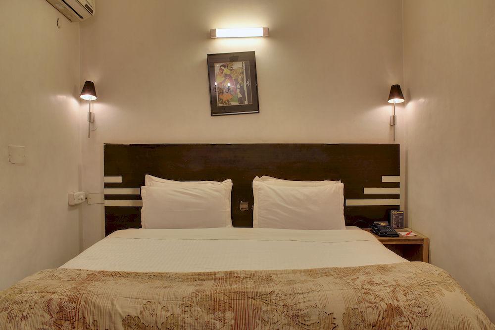 Oyo 358 Sarojini Nagar Hotel Ню Делхи Екстериор снимка
