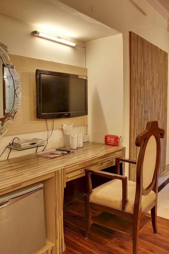 Oyo 358 Sarojini Nagar Hotel Ню Делхи Екстериор снимка
